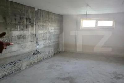 Casă cu 8 camere cu Teren 1500 Mp în Central - 10