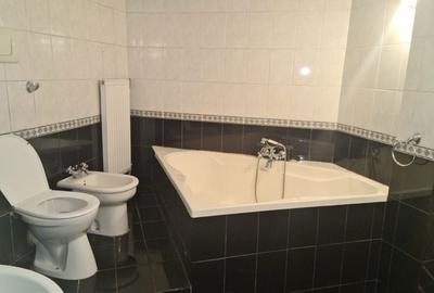 Apartament cu 4 camere decomandat în Central - 1