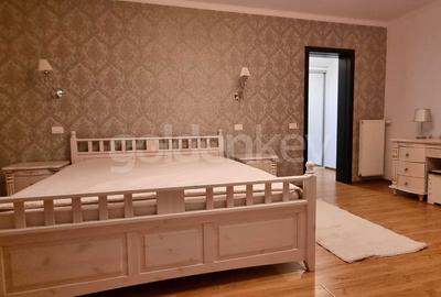 Casă cu 5 camere cu Canalizare în Central - 4