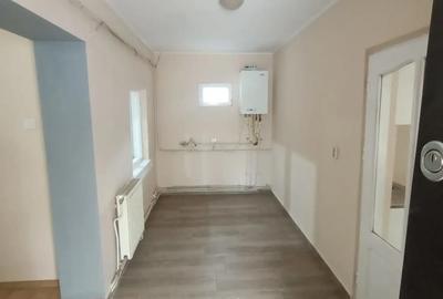 Casă cu 4 camere în Central - 4