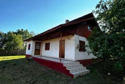 Casă cu 3 camere cu Teren 4000 Mp în Pârscov - 2