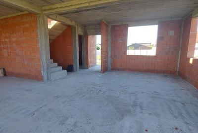 Casă cu 4 camere cu Teren 500 Mp în Central - 3