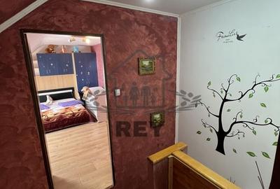 De vanzare- Apartament 3 camere str Luptei - 7