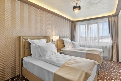 Apartament cu 4 camere decomandat, mobilat în Tractorul - 7