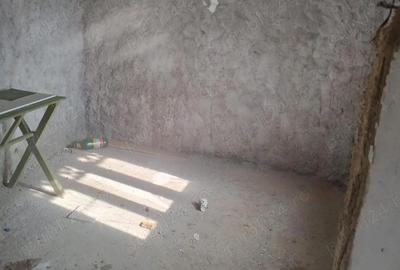 Casă cu 2 camere cu Teren 1440 Mp în Exterior Vest - 2