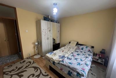 Apartament cu 2 camere decomandat în Valenta - 4