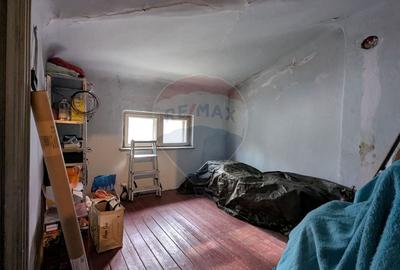 Casă cu 11 camere cu Teren 330 Mp în Iancului - 40