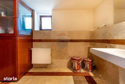 Casă cu 4 camere cu Teren 1816 Mp în Central - 11
