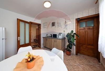 Casă cu 8 camere cu Teren 720 Mp în Central - 6