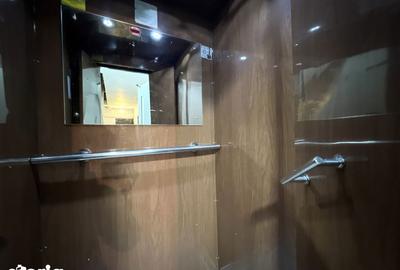 Apartament cu 4 camere semidecomandat în Grivița