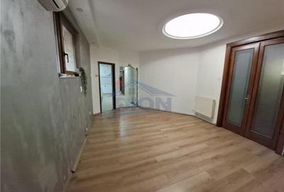 Apartament cu 3 camere decomandat în Calea Călărașilor - 3