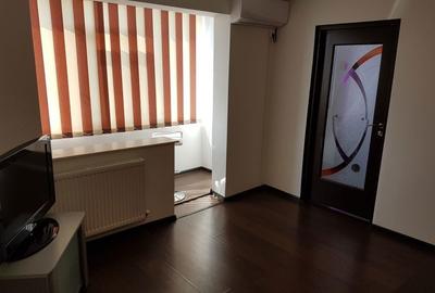 Apartament cu 2 camere semidecomandat în Palazu Mare - 1