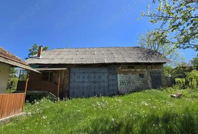 Casă cu Teren 33 Mp în Central - 2