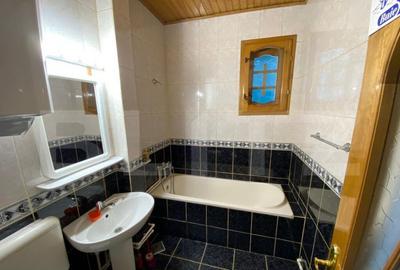 Casă cu 13 camere cu Teren 1487 Mp în Central - 18