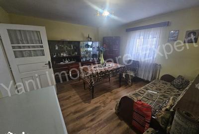 Casă cu 3 camere cu Teren 1378 Mp în Corbeni - 10