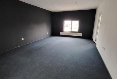 Spatiu comercial - - 5