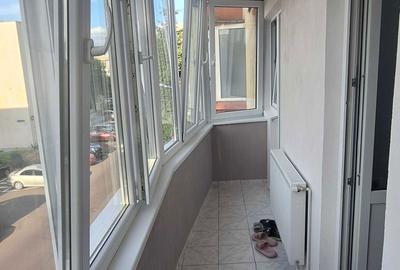 Apartament cu 2 camere decomandat în Tractorul - 2