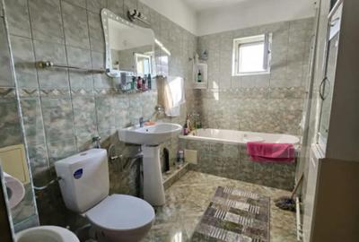 Apartament cu 6 camere decomandat în Victoria - 1