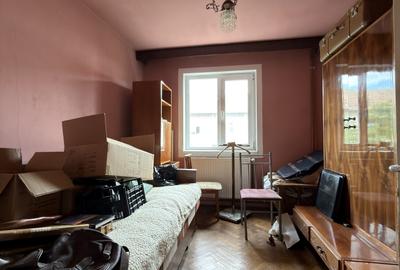 Apartament cu 4 camere decomandat, mobilat în Circumvalațiunii - 11