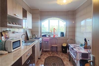 Apartament cu 3 camere decomandat în Tei - 10