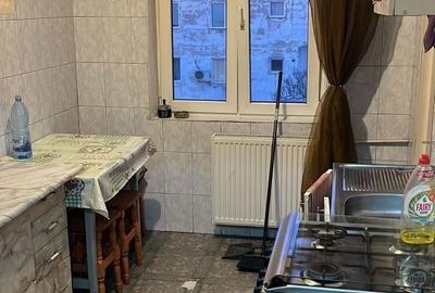 Apartament cu 3 camere semidecomandat în Nord