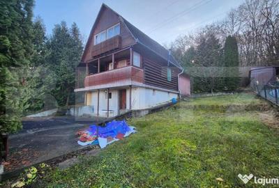 Casă cu 2 camere cu Teren 1000 Mp în Corunca