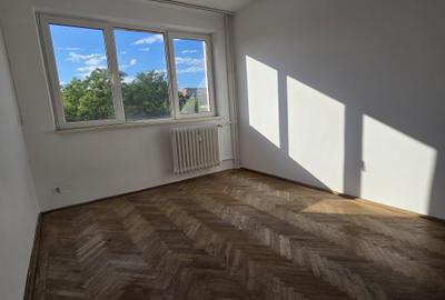 Apartament cu 3 camere decomandat în Berceni - 1