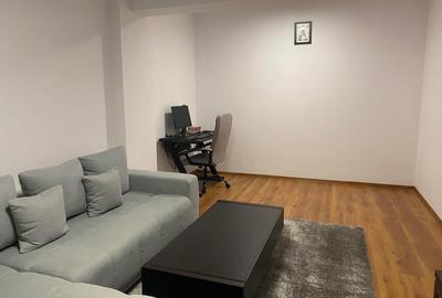 Apartament cu 2 camere decomandat în Tractorul - 3