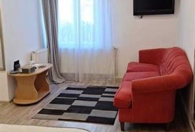 Corp de casa cu posibilitate de mansardare, 45mp, curte interioara, str Lunga, B - 5