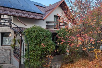 Casă cu 4 camere în Central - 1