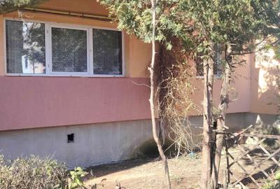 Apartament cu 2 camere decomandat în Petros - 1