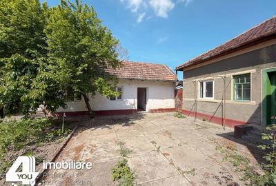 Casă cu 3 camere cu Teren 2114 Mp în Central - 11