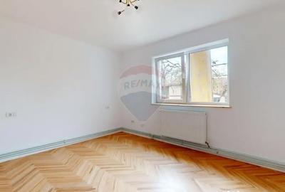 Casă cu 5 camere cu Teren 540 Mp în Central - 11