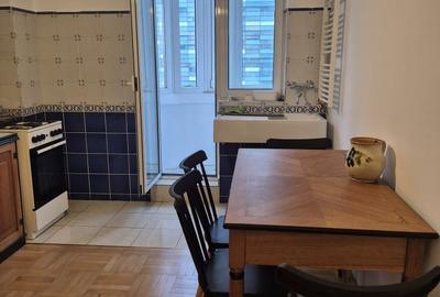 Apartament cu 2 camere decomandat în Titulescu - 11
