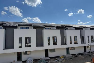 Casă cu 3 camere cu Canalizare în Titan - 1