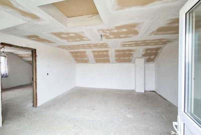 Casă cu 5 camere cu Teren 3382 Mp în Găujani - 4