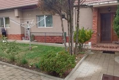 Casă individuală cu 5 camere în Turnișor