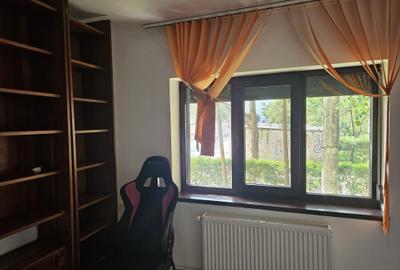 De vanzare apartament cu trei camere , decomandat cu centrala noua - 5