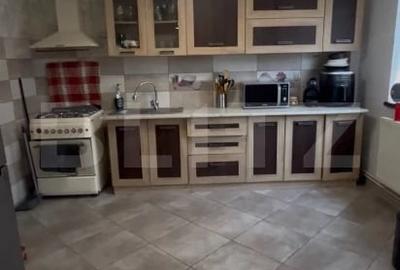 Casă cu 5 camere cu Teren 1000 Mp în Central