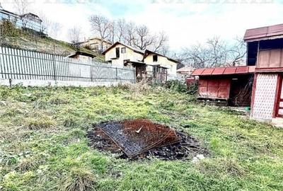 Casă cu 4 camere cu Teren 873 Mp în Măneciu