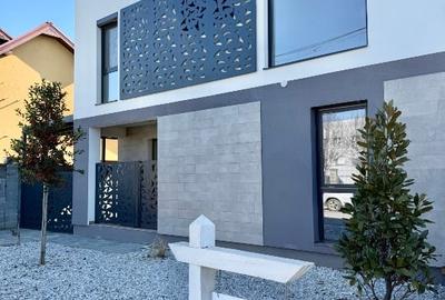 Duplex cu 4 camere cu Canalizare în Lipovei - 1