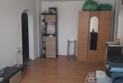Apartament cu 2 camere semidecomandat în Micro 9 - 7