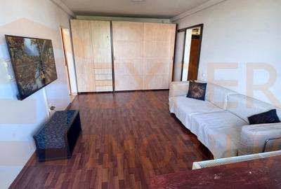 Apartament cu 2 camere semidecomandat, mobilat în Central