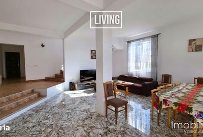 Casă cu 4 camere în Central - 9