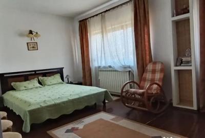 Casă cu 5 camere în Poiana - 11