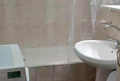 Garsoniera Titan, 3 min metrou,langa Mega Image - 2