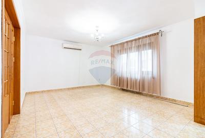 Casa / Vila 13 Camere pretabila Clinica, After School, Birouri - 2
