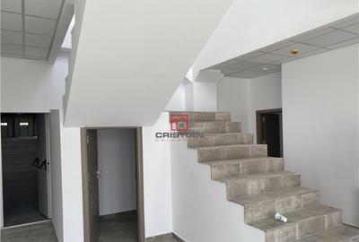 Spațiu comercial, de 4,260 mp, în Central - 8