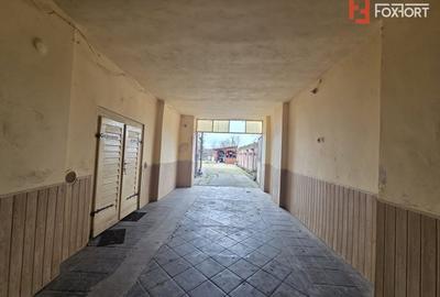 Casă individuală cu 8 camere cu Canalizare în Aradul Nou - 10