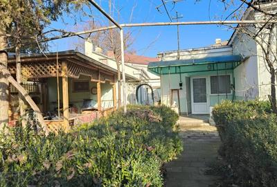 Casă cu 8 camere cu Teren 577 Mp în Apollo - 2